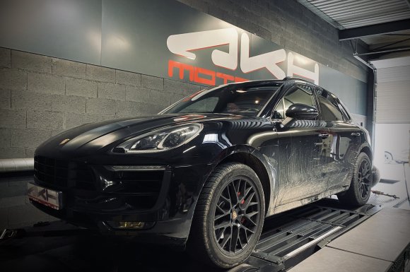 Augmenter la puissance du moteur d'un Porsche Macan GTS à Lyon