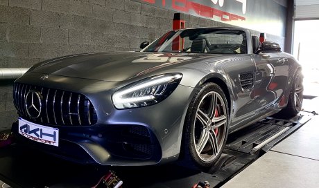 Augmenter la puissance du moteur d'une Mercedes AMG GTC 557 à Lyon