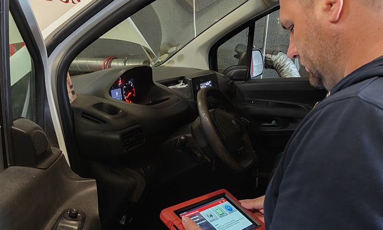 Garage pour supprimer problème adblue sur un Peugeot Partner 1.5 bluehdi à Lyon