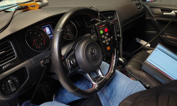 Augmenter la puissance du moteur d'une Volkswagen Golf 7 GTI performance 230 à Lyon