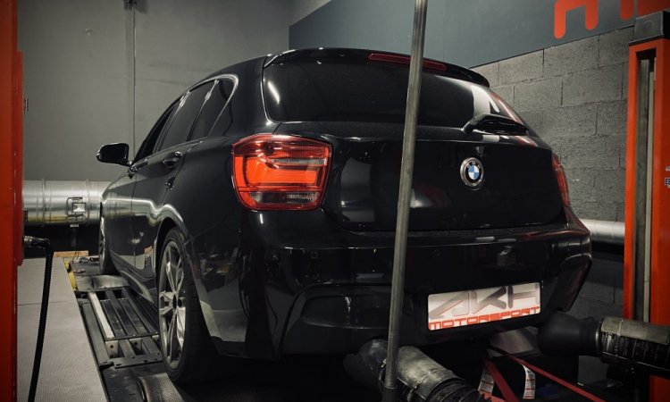 Garage pour une reprogrammation moteur sur une BMW M135i à Lyon