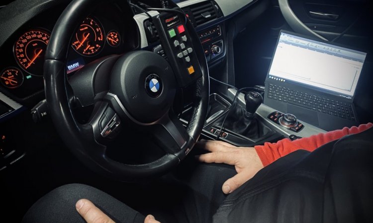 Augmenter la puissance du moteur d'une BMW 320d 184 à Lyon
