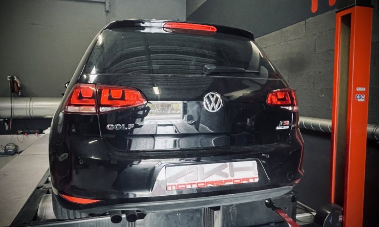 Augmenter la puissance du moteur d'une Volkswagen Golf 7 1.5 TSI 150 à Lyon