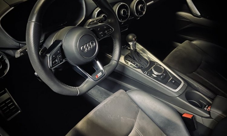 Augmenter la puissance du moteur d'une Audi TT 2.0 TFSI 230 à Lyon