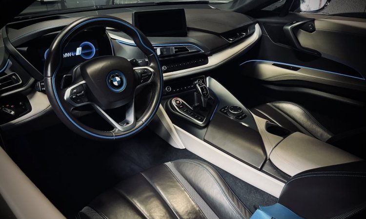 Augmenter la puissance du moteur d'une BMW i8 à Lyon